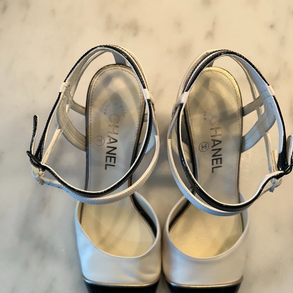 AUTH CHANEL Black White Ivory Leather Heels Pumps Straps Buckle Mary Jan… - Picture 2 of 11